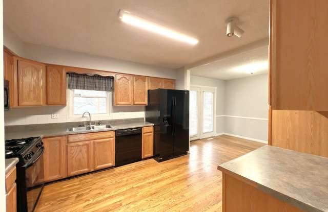 SEE IT NOW:Bright 3-Bed Home with Spacious Layout  Natural Light! photos photos