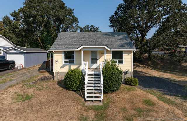 820 Cowlitz Street Gallery 2