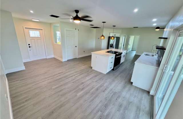 145 SW 28th Terrace photos photos