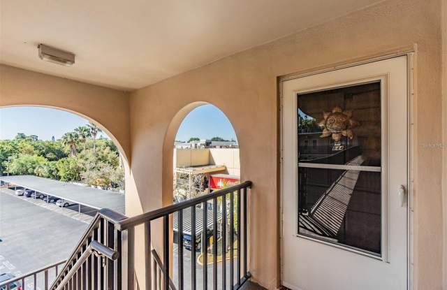 2525 WEST BAY Drive Gallery 1