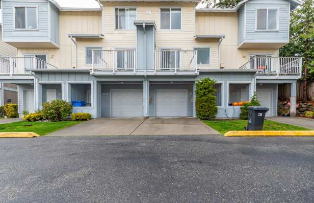 3 Bedroom, 2.5 Bath Condo in Madrona Heights - Water/Sewer/Garbage included! photos photos