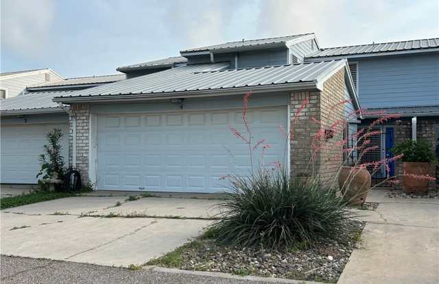 840 Cliff Drive unit: 4 photos photos