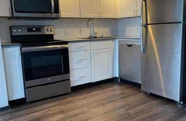 Cohanim Plaza photos photos