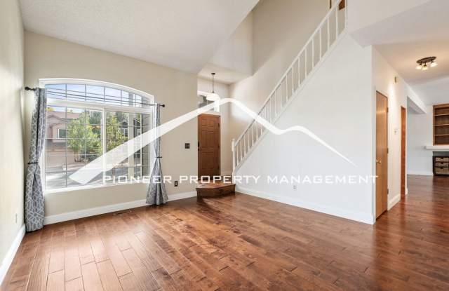 Beautiful 3 bedroom and 2.5 bath - West Side Living Minutes from Ute Valley Park Gallery 3