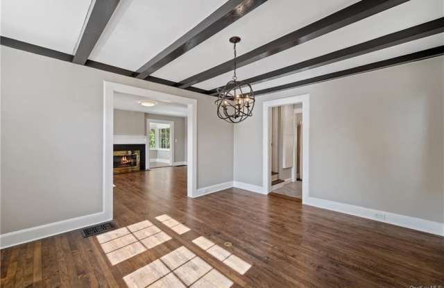 317 Bronxville Road Gallery 4