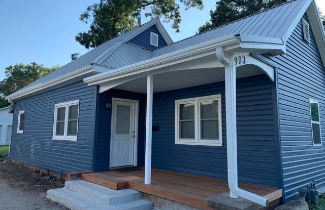 3BR/ 1.5 BA Gorgeous Home + Large 2-Car Garage/Shop photos photos