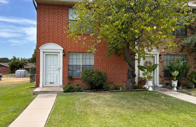 Updated 3 bed 2.5 bath townhome with private patio and 2 car garage photos photos