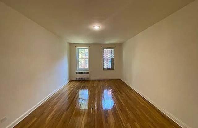 140-35 Burden Cres Gallery 3