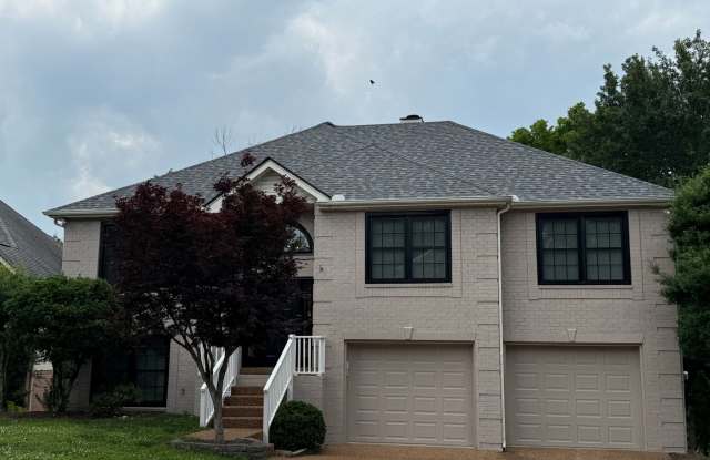 Franklin living in Falcon Creek photos photos