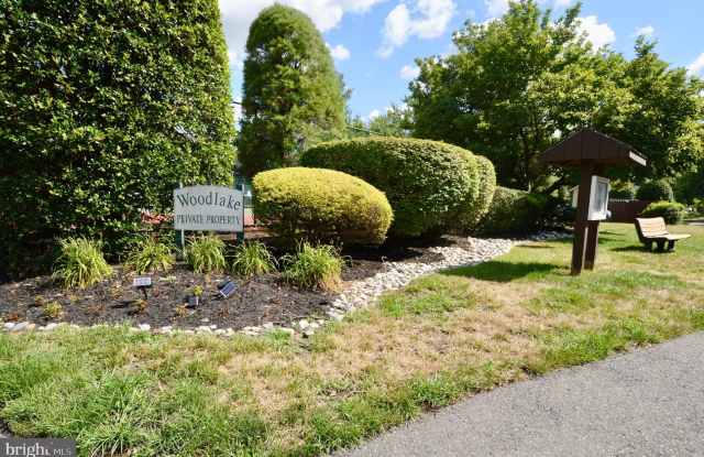 340 WOODLAKE Drive Gallery 2