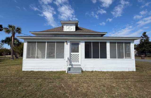 1002 Indiana Ave photos photos