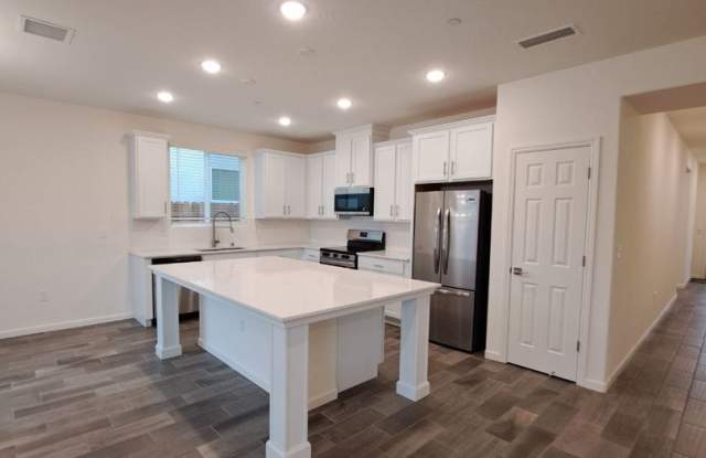 Limited Time Move In Special! $500 OFF 1st Months Rent! Beautiful Newly Built Home in Clovis Unified – Solar  Bonus Room Included! photos photos