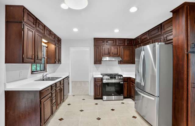 447 Cove Drive Northeast Gallery 4