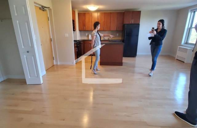 Great 1 bedroom available 1/15/2026 photos photos