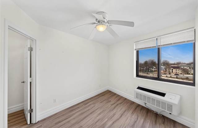 135-46 Grand Central Parkway photos photos