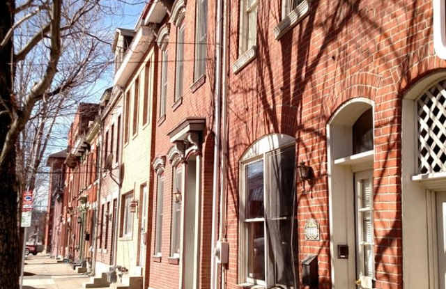 Fully Remodeled 4 Bedroom/2 Bath! Move-in Special: FREE FIRST MONTH’S RENT!!! - 2221 Jane Street, Pittsburgh, PA 15203