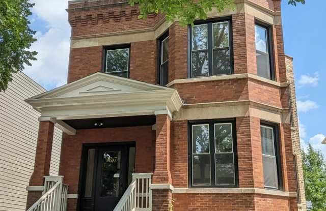 2637 N Central Park Avenue photos photos