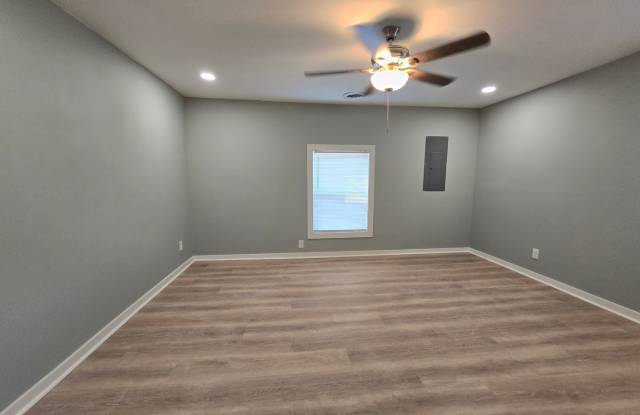 3 bed 1 bath completely remodeled home! Gallery 3