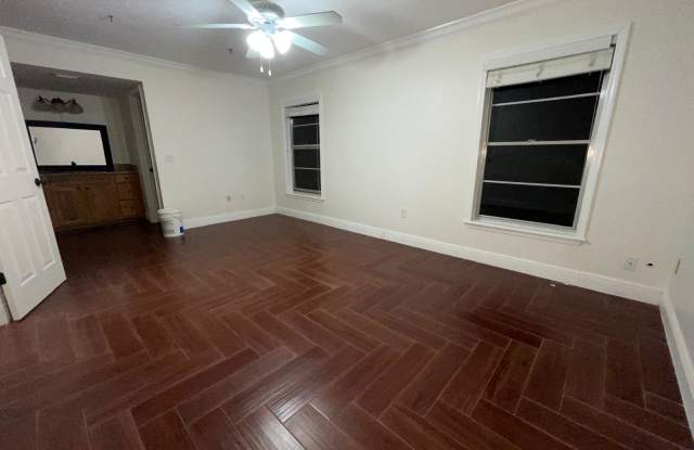 8021 Sandberry Boulevard Gallery 4