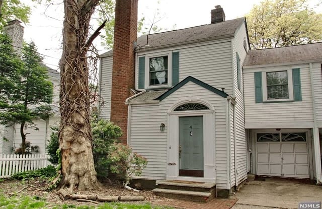 4 Berkeley Place - 4 Berkeley Place, Fair Lawn, NJ 07410