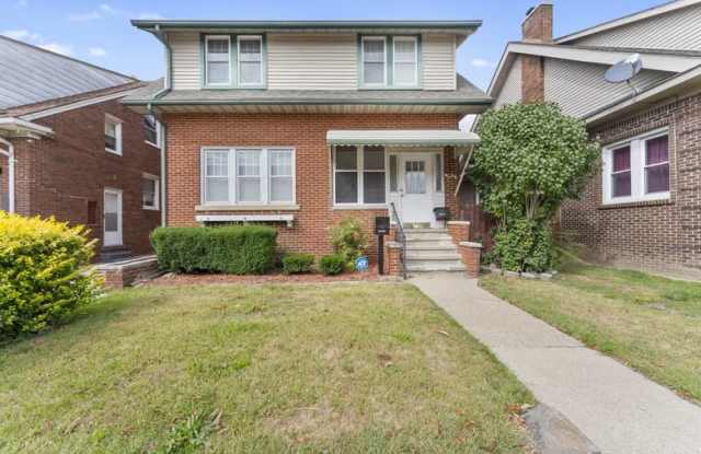 152 Ford Ave. - Upper photos photos