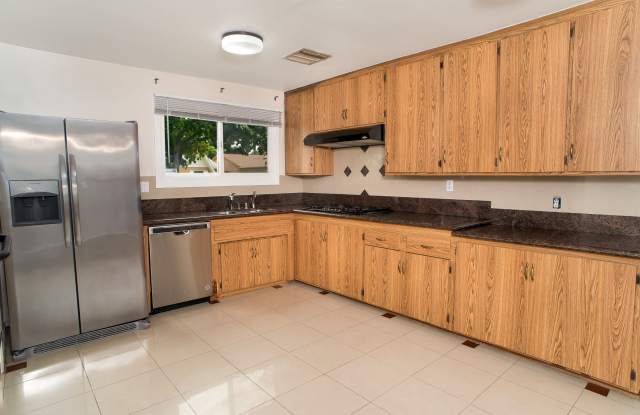 23601 Welby Way Gallery 3