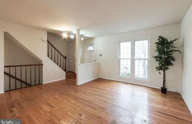15702 PILLER LANE Gallery 3