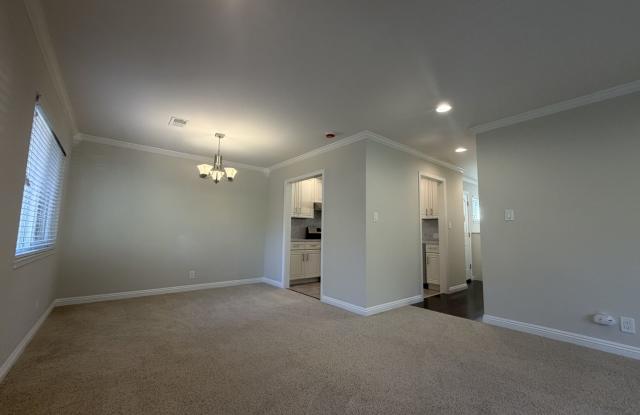 Updated Top Floor 2 Bedroom/1 Bathroom Apartment with in unit laundry Gallery 4