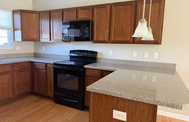1140 Fairview Ln Gallery 3