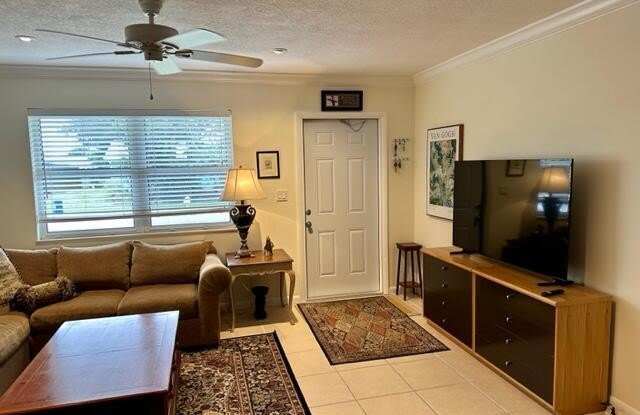 4292 Birdwood Street Gallery 4
