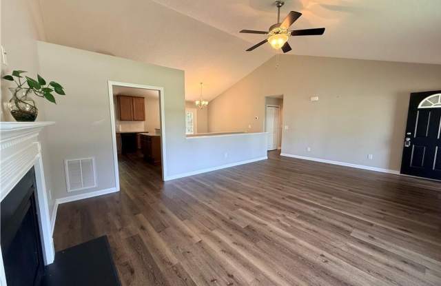 455 Crusaders Drive Gallery 4