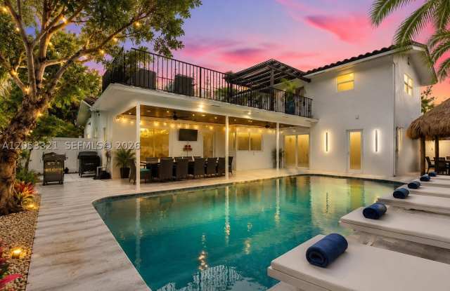3261 Seaward Dr Gallery 1