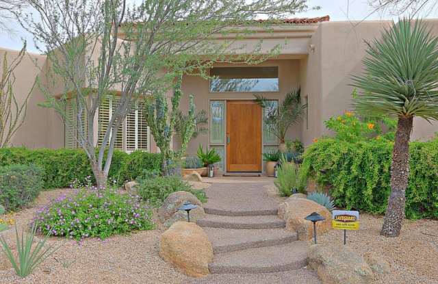 7447 E HIGH POINT Drive Gallery 3