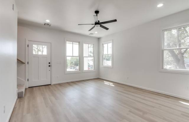 2603 N Dewey Avenue Gallery 2