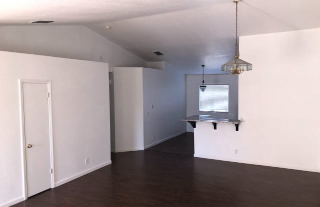 Ready to Move? Pet Friendly photos photos