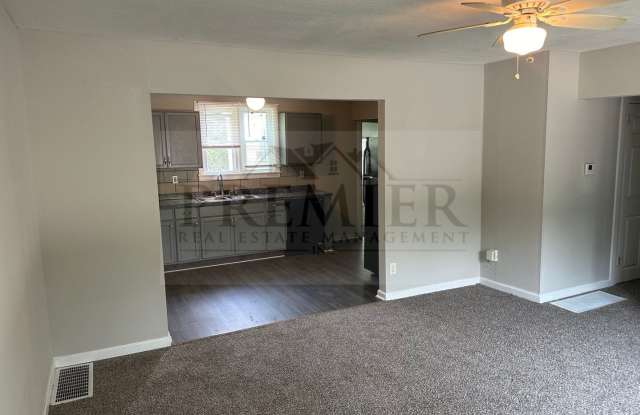 3305 S Sterling Ave, Independence, MO 64052 Rent $1499 Nice 3 bed / 1 bath house Gallery 3