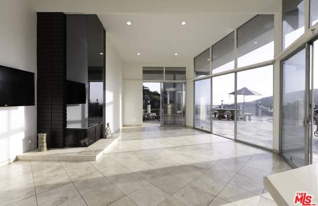 6530 LAKERIDGE Road Gallery 4