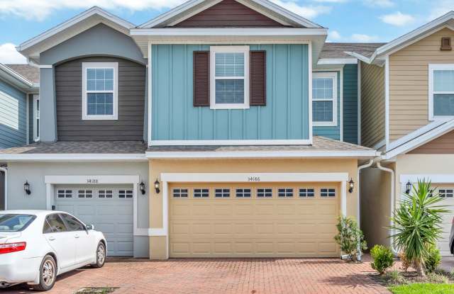 Well laid out 3 BDS/ 2.5 Bths Townhome with many upgrades centrally located! photos photos
