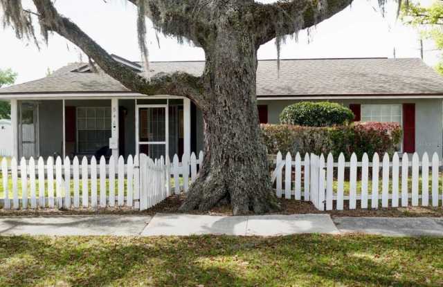 540 W COMSTOCK AVENUE photos photos