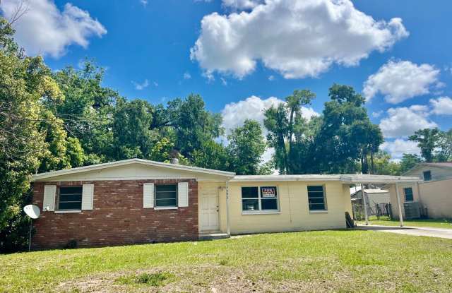 Cobblestone Charm w/This Spacious 3BR/1BA Dade City Home photos photos