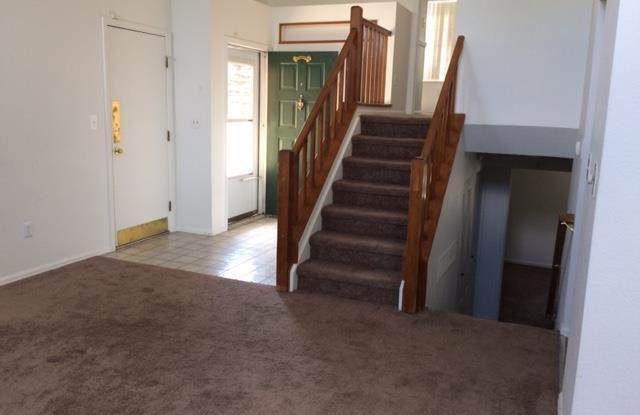 1225 Iris Court Gallery 2
