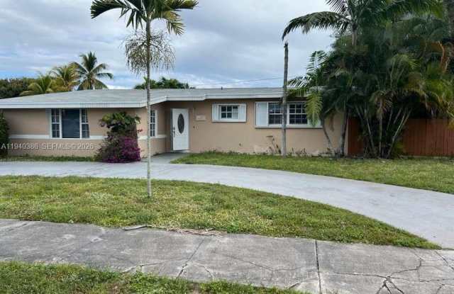 17541 NE 4th Ave photos photos