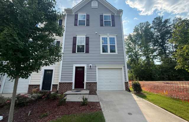 Stunning 3BD, 3.5BA End Unit Durham Townhome in a Great Location Near RDU, RTP, Southpoint Mall, and Downtown Durham photos photos