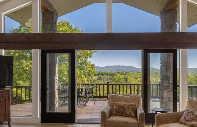 1281 North Robinson Creek Road Gallery 3