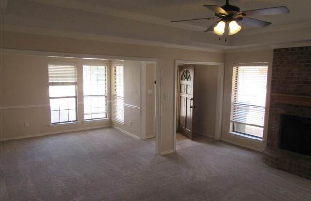4908 Timberview Drive Gallery 3
