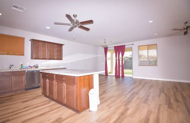 343 Armitage Way Gallery 2
