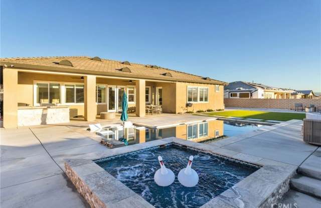 17066 Takipi Road - 17066 Ta-Ki-Pi Road, Apple Valley, CA 92307