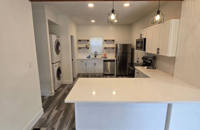 4 BEDROOM SINGLE FAMILY HOME photos photos