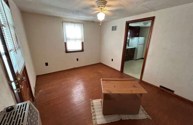 1629 1/2 Williams Avenue Gallery 3