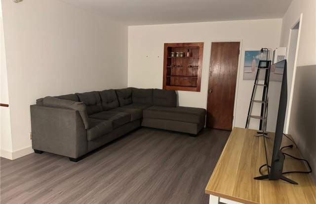 5628 Whitsett Avenue - 5628 Whitsett Avenue, Los Angeles, CA 91607 5628 Whitsett Avenue - 5628 Whitsett Avenue, Los Angeles, CA 91607